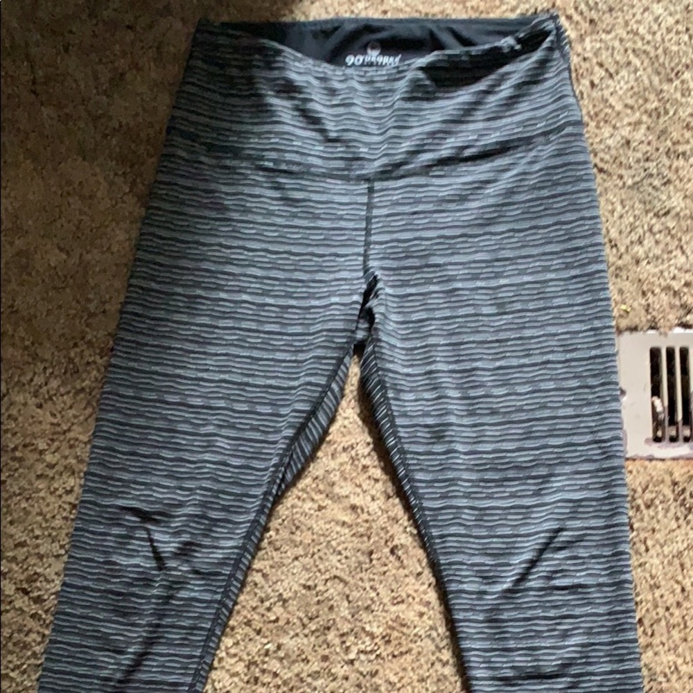 Athletic leggings